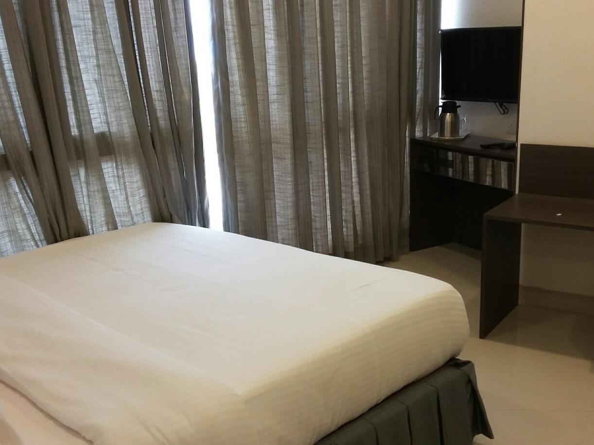מומביי Hotel Kalpana Elite מראה חיצוני תמונה